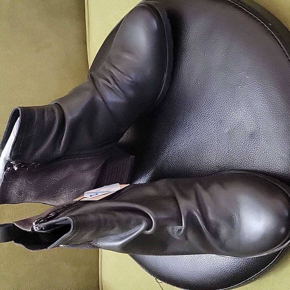 Wanda Panda women's leather slouchy ankle boots 7.5 new